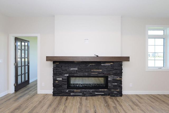 235 Emma Court, Mapleton, ND 58059