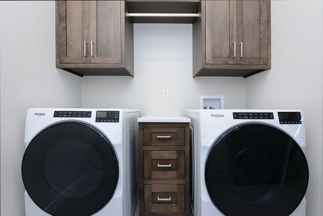 235 Emma Court, Mapleton, ND 58059