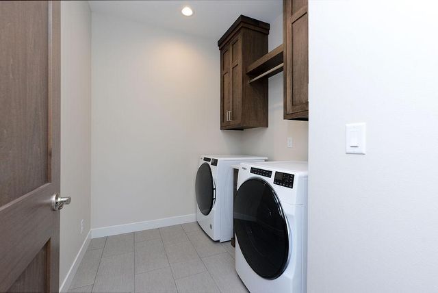 235 Emma Court, Mapleton, ND 58059