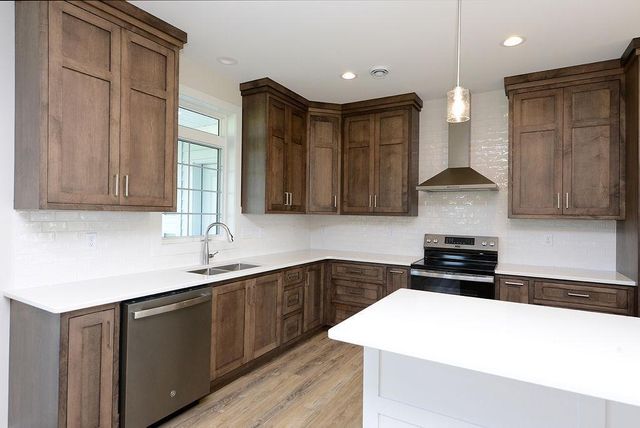 235 Emma Court, Mapleton, ND 58059