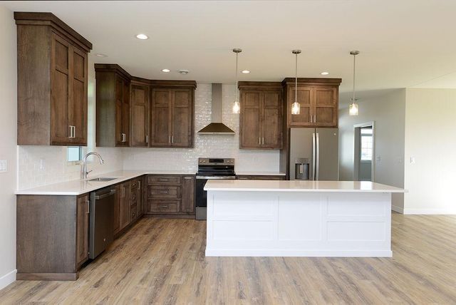 235 Emma Court, Mapleton, ND 58059