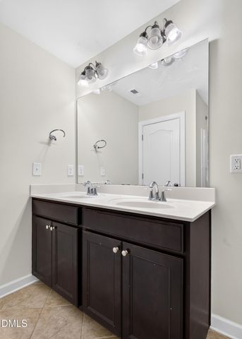 2139 Gregor Overlook Lane, Apex, NC 27502