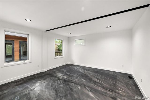 303 Forest Avenue, Royal Oak, MI 48067