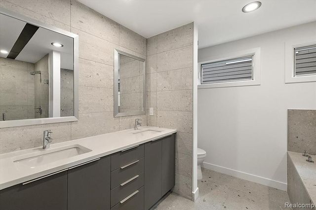 303 Forest Avenue, Royal Oak, MI 48067