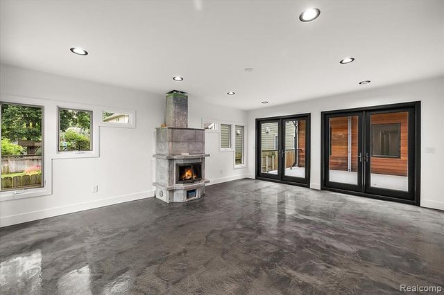 303 Forest Avenue, Royal Oak, MI 48067