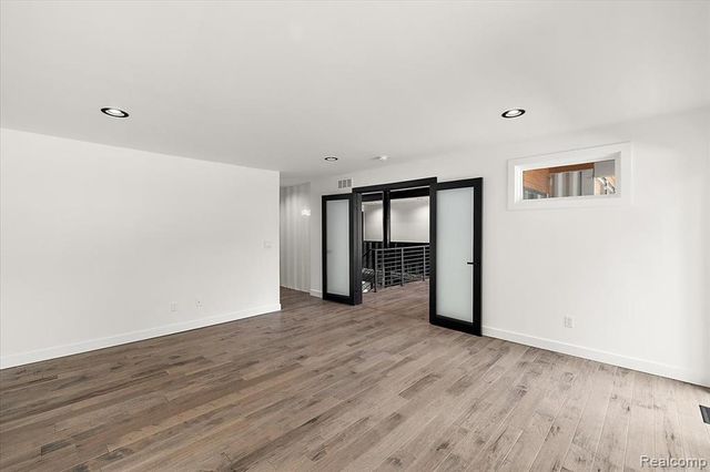303 Forest Avenue, Royal Oak, MI 48067