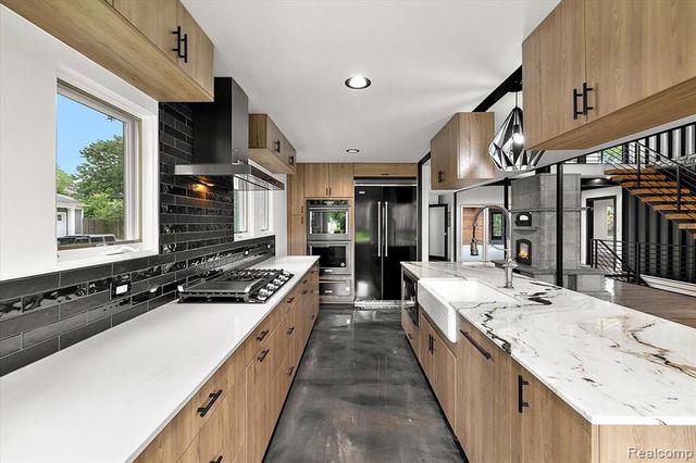 303 Forest Avenue, Royal Oak, MI 48067