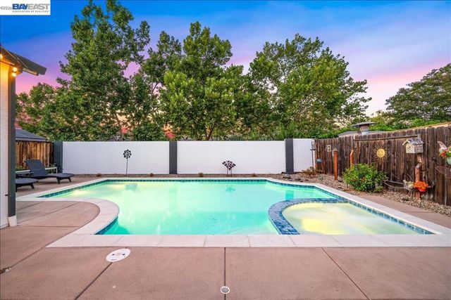 586 Colusa Way, Livermore, CA 94551