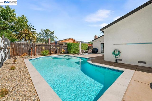586 Colusa Way, Livermore, CA 94551
