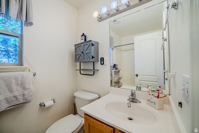 858 W MUSTANG CIR, Saratoga Springs, UT 84045