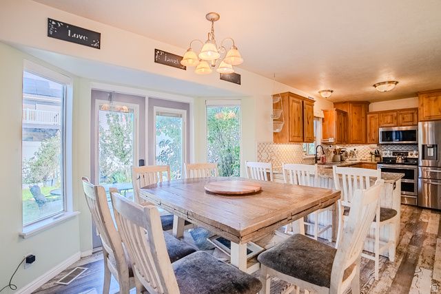 858 W MUSTANG CIR, Saratoga Springs, UT 84045