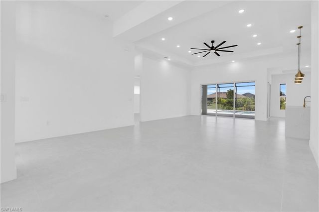 264 W Pine Valley LN, Rotonda West, FL 33947