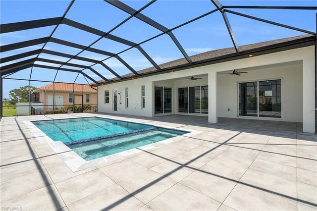 264 W Pine Valley LN, Rotonda West, FL 33947