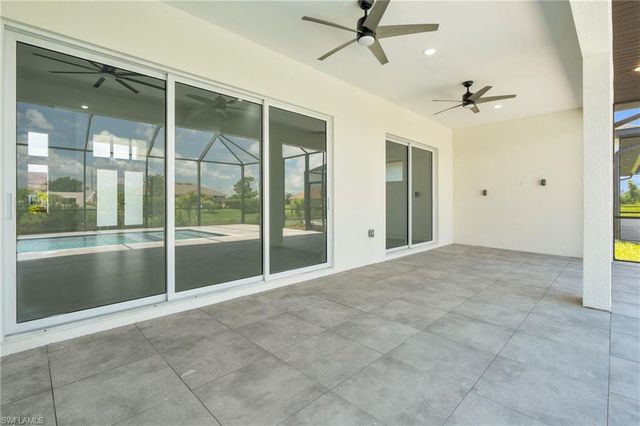 264 W Pine Valley LN, Rotonda West, FL 33947