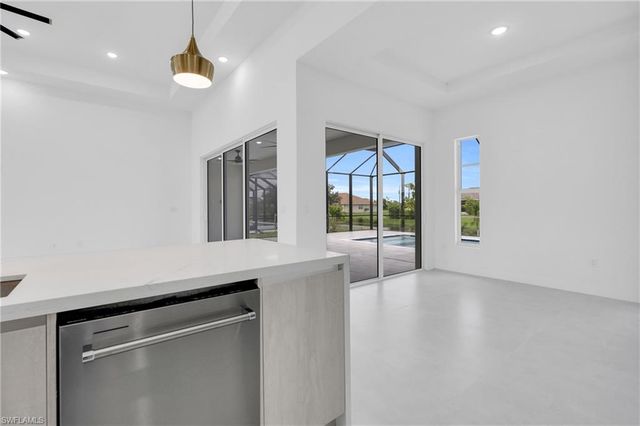 264 W Pine Valley LN, Rotonda West, FL 33947