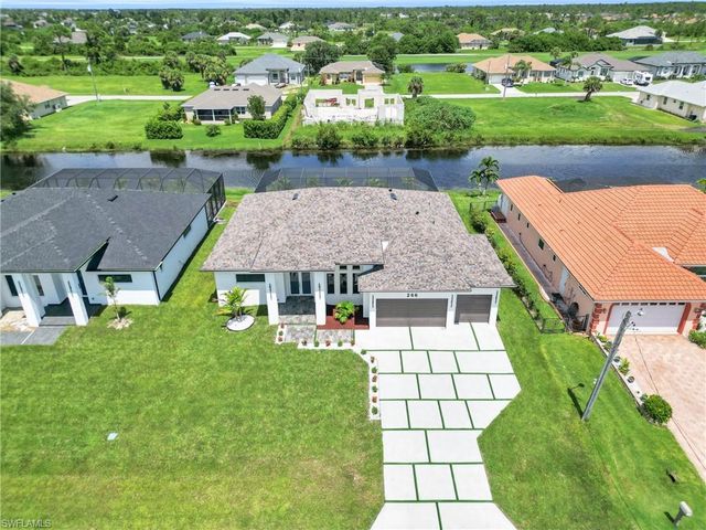 264 W Pine Valley LN, Rotonda West, FL 33947