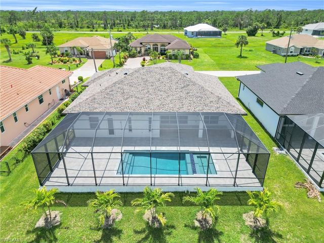 264 W Pine Valley LN, Rotonda West, FL 33947