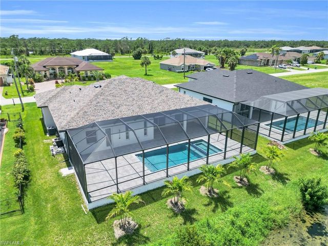 264 W Pine Valley LN, Rotonda West, FL 33947