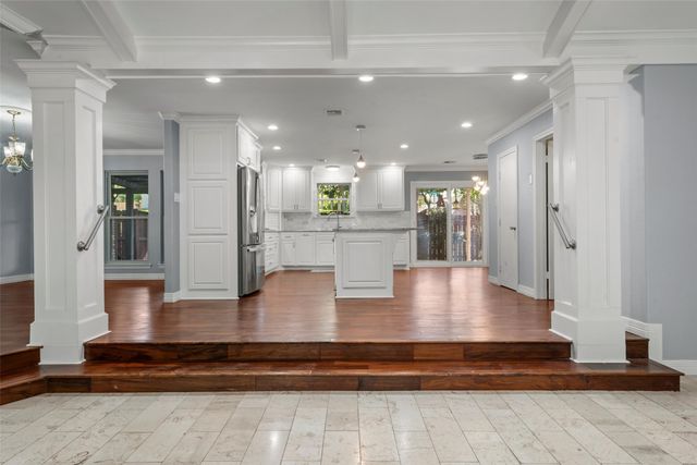9925 Sandalwood Drive, Woodway, TX 76712