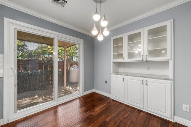 9925 Sandalwood Drive, Woodway, TX 76712