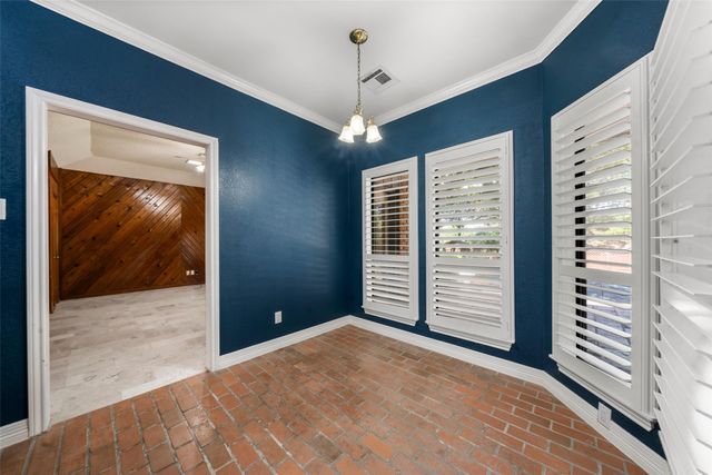 9925 Sandalwood Drive, Woodway, TX 76712