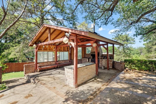 9925 Sandalwood Drive, Woodway, TX 76712