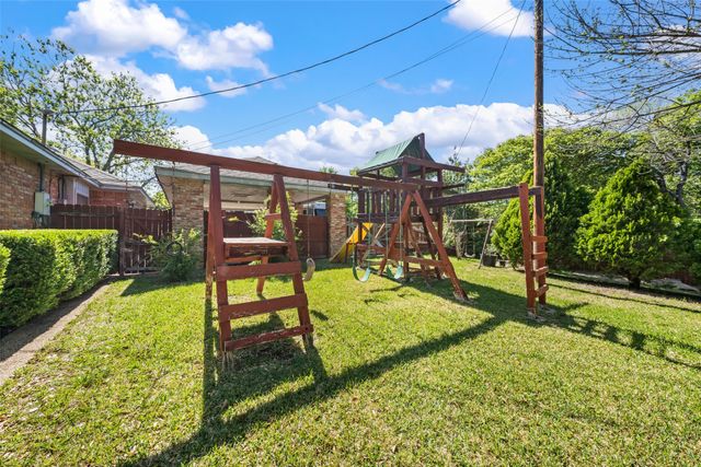 9925 Sandalwood Drive, Woodway, TX 76712
