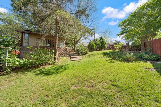 9925 Sandalwood Drive, Woodway, TX 76712