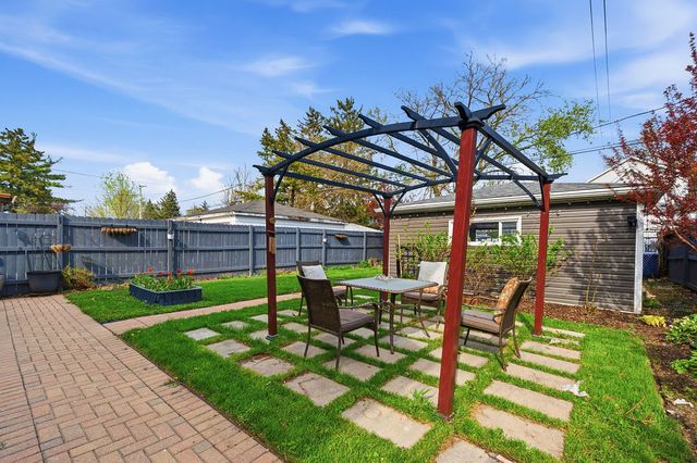 1515 S 3rd Avenue, Maywood, IL 60153