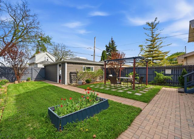 1515 S 3rd Avenue, Maywood, IL 60153