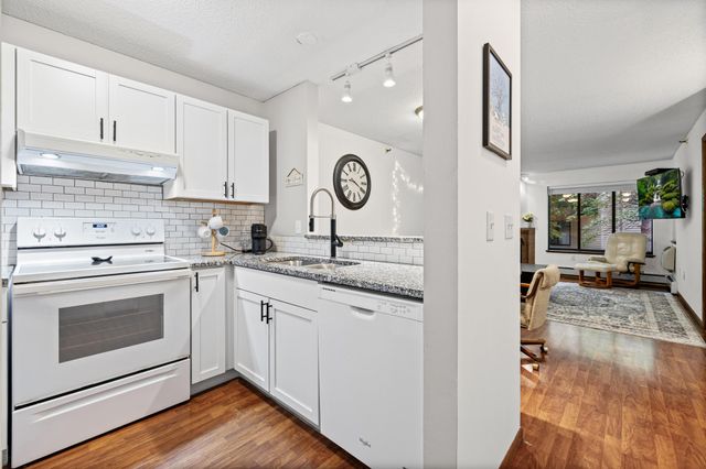 7618 York Avenue S 1218, Edina, MN 55435