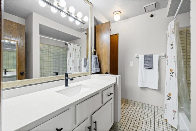 7618 York Avenue S 1218, Edina, MN 55435