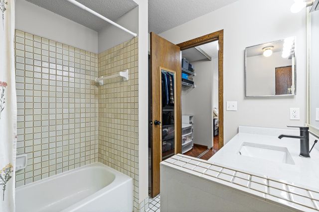 7618 York Avenue S 1218, Edina, MN 55435