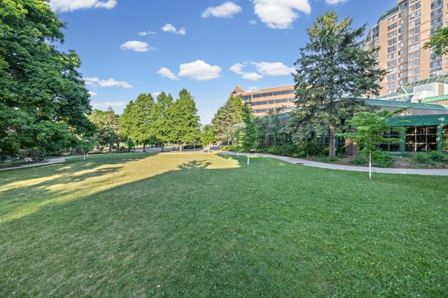 7618 York Avenue S 1218, Edina, MN 55435