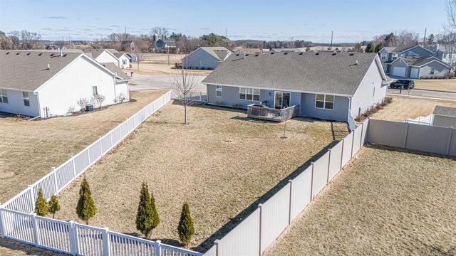 3633 Golden Eagle Court, Beloit, WI 53511