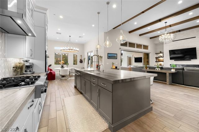 6262 Petroglyph Avenue, Las Vegas, NV 89135