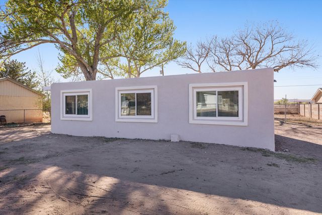 3513 Camino Alameda SW, Albuquerque, NM 87105