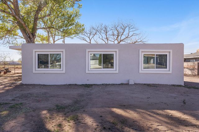 3513 Camino Alameda SW, Albuquerque, NM 87105