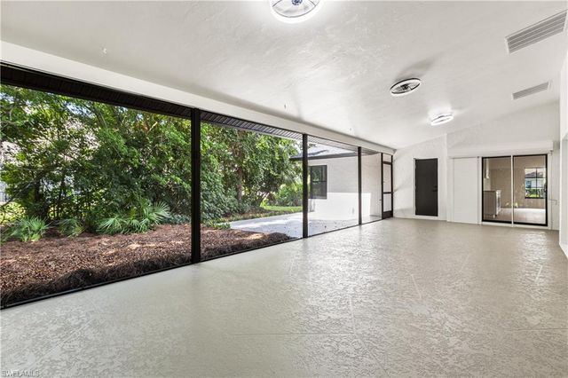 1911 Princess CT, Naples, FL 34110