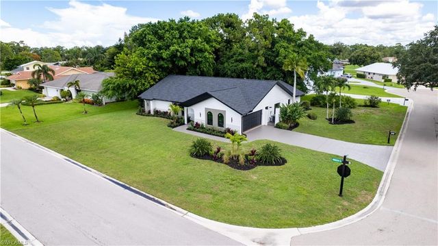 1911 Princess CT, Naples, FL 34110