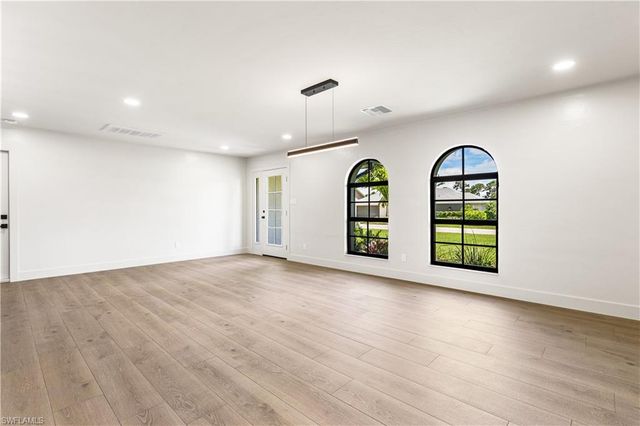 1911 Princess CT, Naples, FL 34110