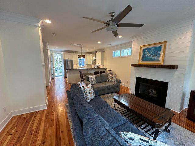 969 Warrick Oaks Lane, Mount Pleasant, SC 29464