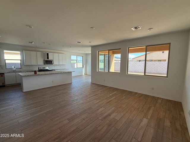 19015 W MARYLAND Avenue, Waddell, AZ 85355