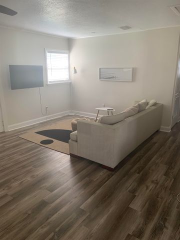 116 15th St, St Augustine Beach, FL 32080