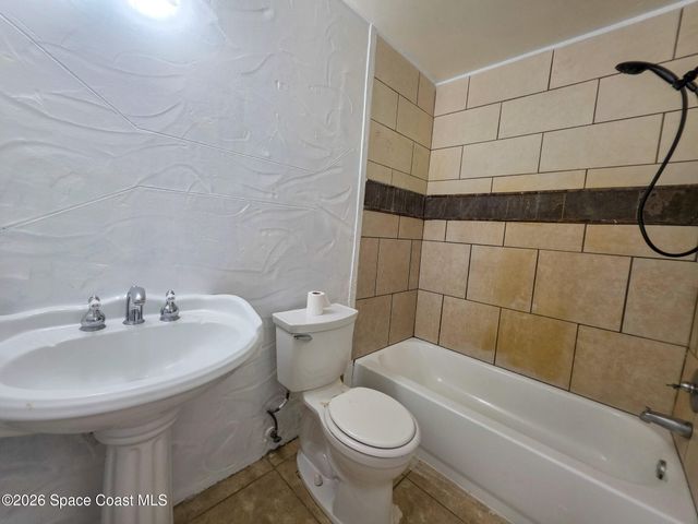 643 Binney Street NE, Palm Bay, FL 32907