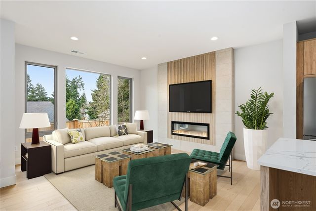 8707 126th Avenue NE, Kirkland, WA 98033