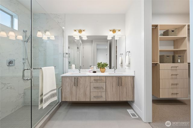 8707 126th Avenue NE, Kirkland, WA 98033