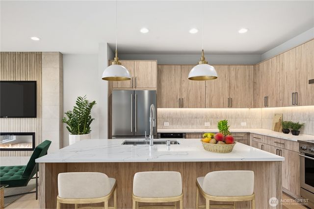 8707 126th Avenue NE, Kirkland, WA 98033