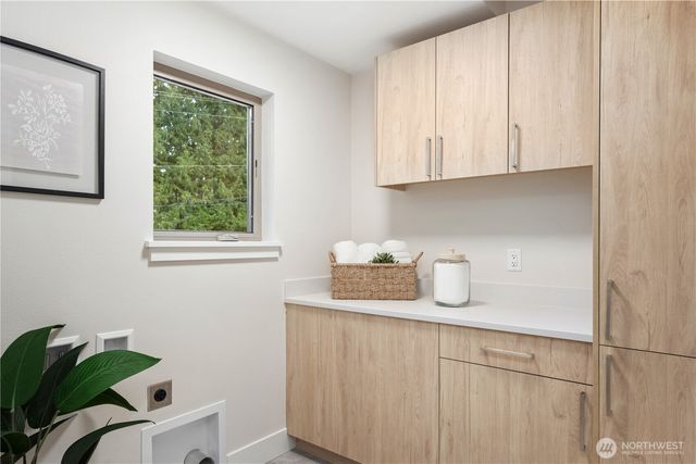8707 126th Avenue NE, Kirkland, WA 98033
