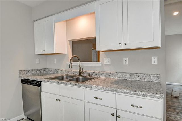 1106 Eaglewood DR, Virginia Beach, VA 23454